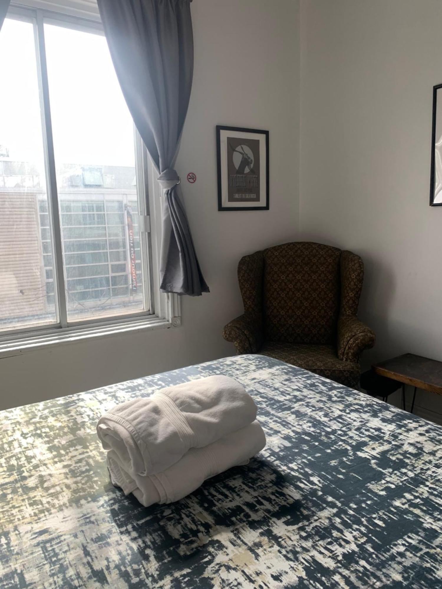 Pensione Popolo Montreal Bagian luar foto